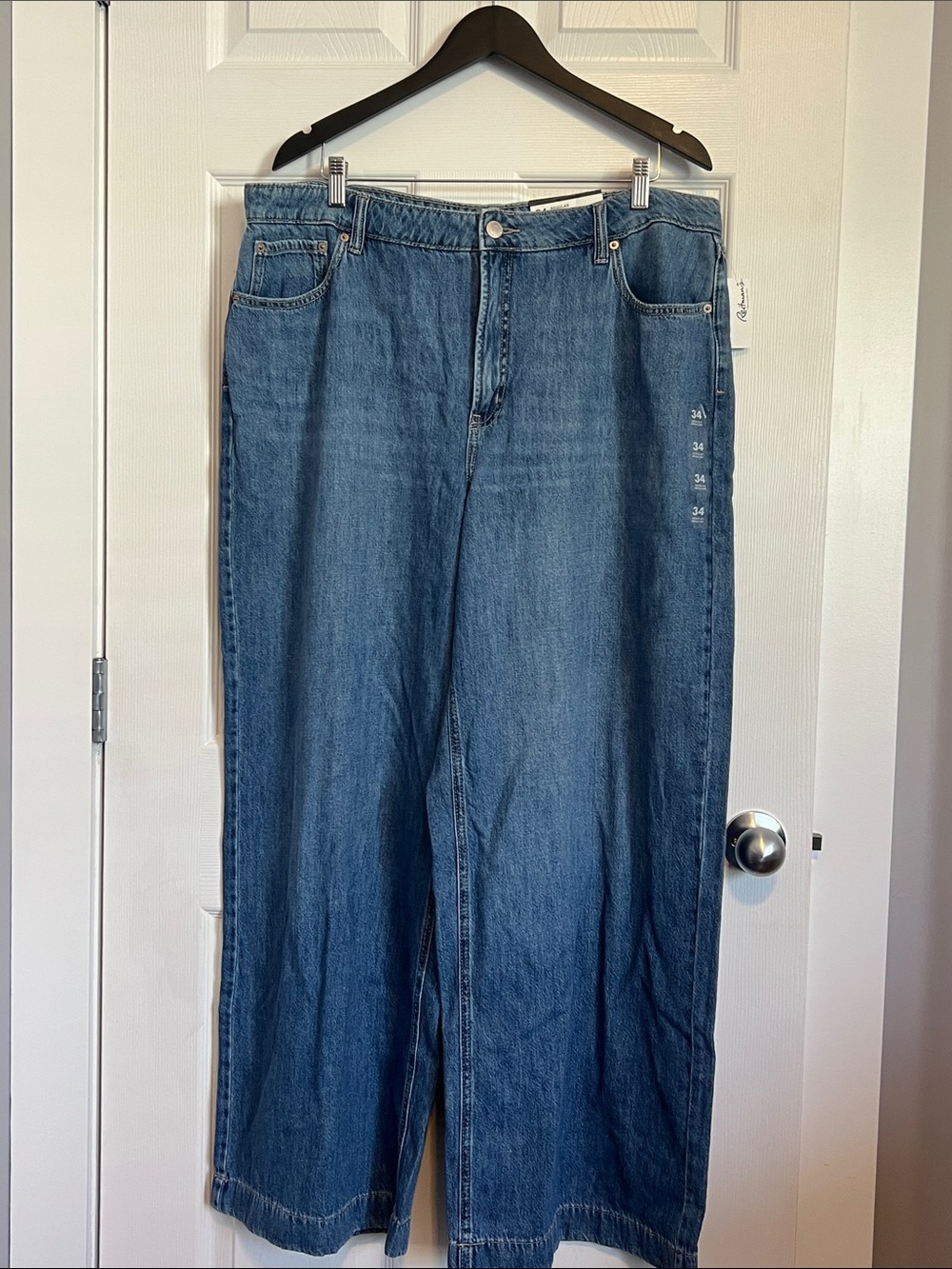 Wide leg medium wash jeans